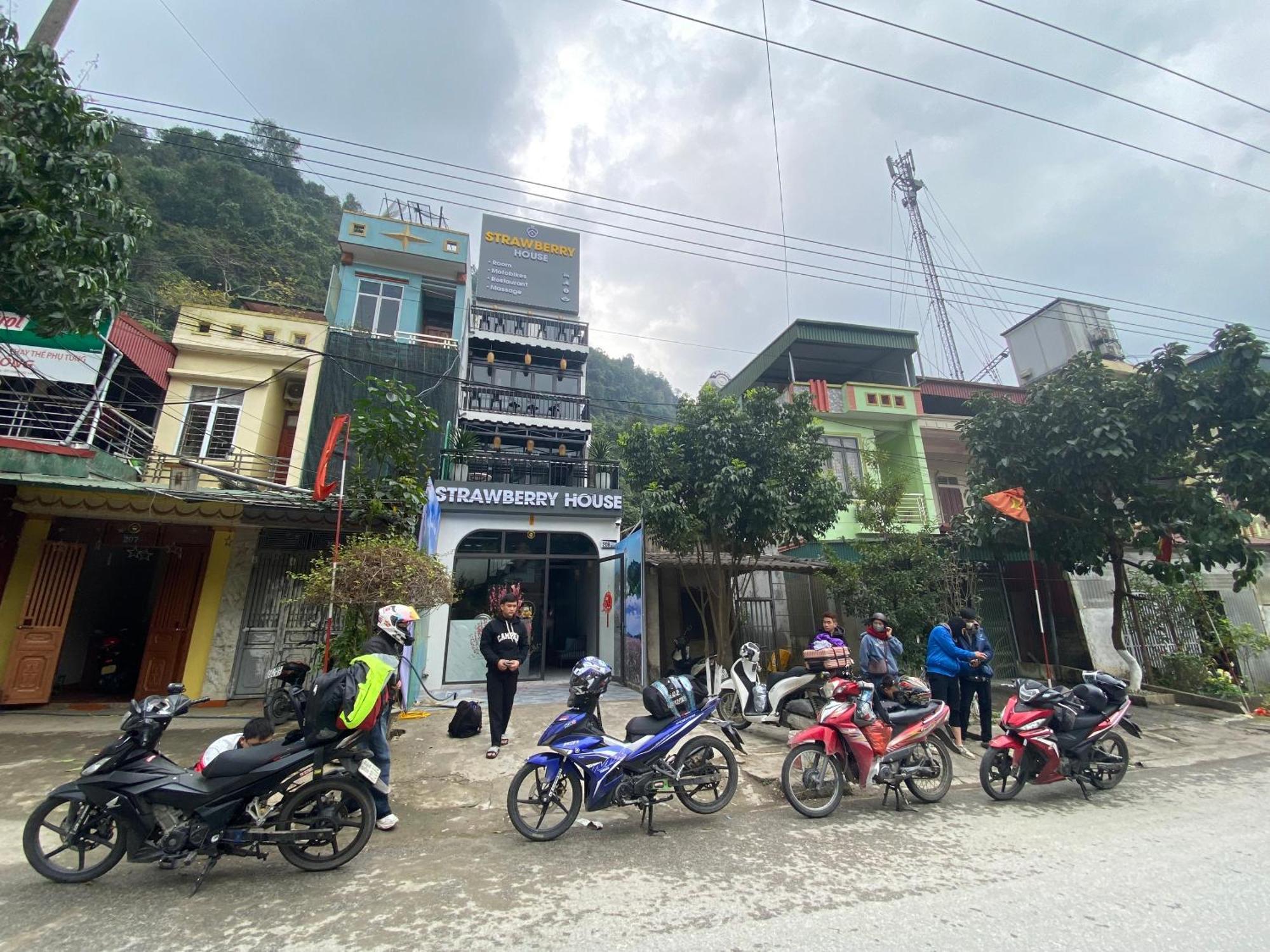 Strawberry House , Tour & Motorbikes Rentel Bed & Breakfast Hà Giang Ngoại thất bức ảnh