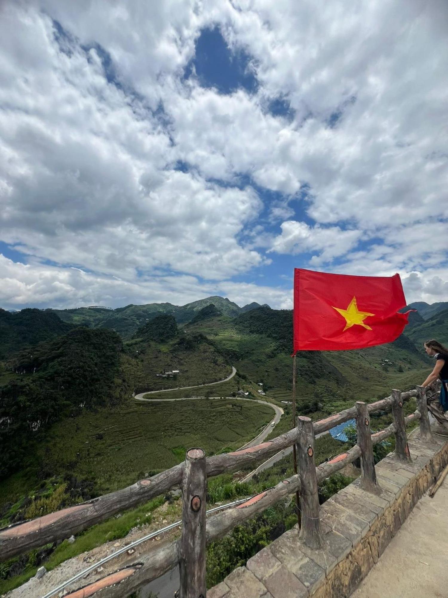 Strawberry House , Tour & Motorbikes Rentel Bed & Breakfast Hà Giang Ngoại thất bức ảnh