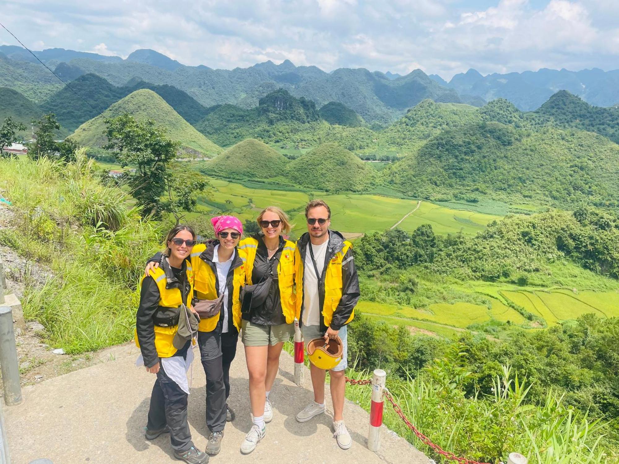 Strawberry House , Tour & Motorbikes Rentel Bed & Breakfast Hà Giang Ngoại thất bức ảnh