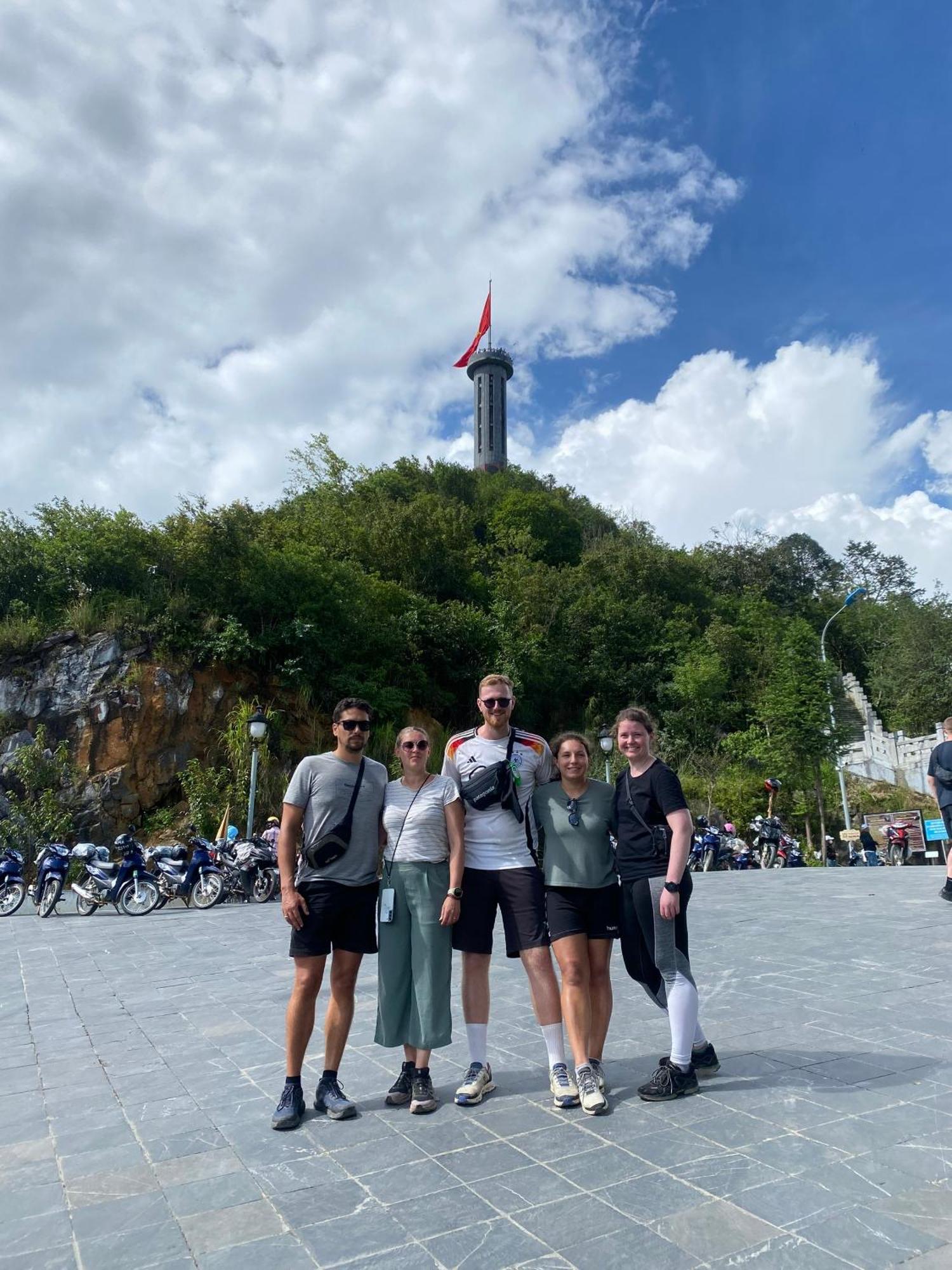 Strawberry House , Tour & Motorbikes Rentel Bed & Breakfast Hà Giang Ngoại thất bức ảnh